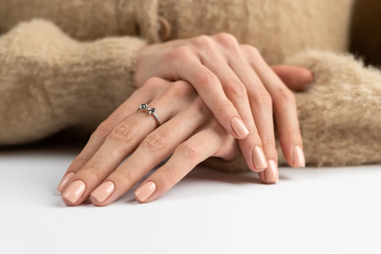 Нюд маникюр с гел лак от MB Nails в Пловдив