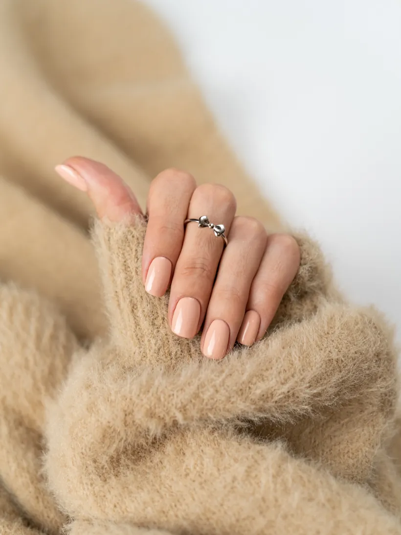 Покритие: етап от маникюра в MB Nails